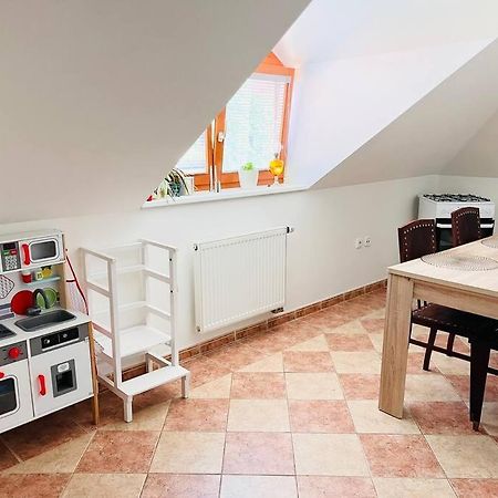 Apartman Se Zahradou 20 Minut Do Centra Prahy Ořech Eksteriør bilde