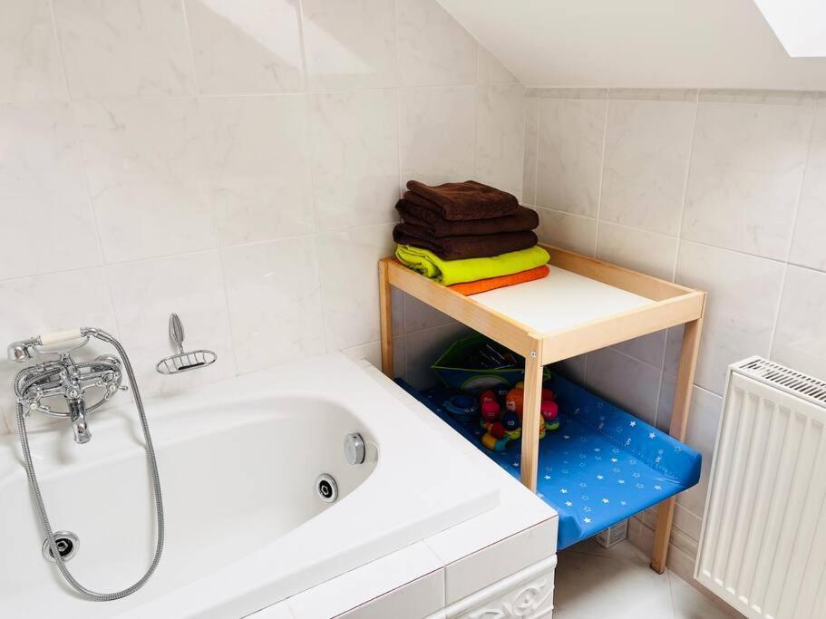 Apartman Se Zahradou 20 Minut Do Centra Prahy Ořech Eksteriør bilde